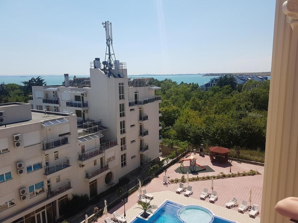 帕莫瑞Flora Beach Private公寓式酒店 外观 照片